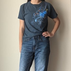 Monterey Bay Aquarium Glow in the Dark Squid Graphic Shirt (boys)